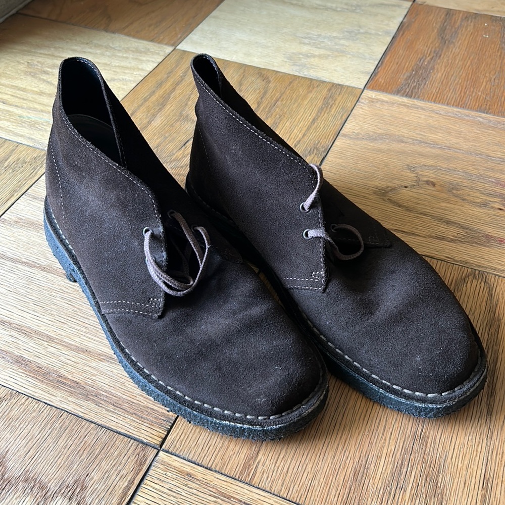 Clark’s Desert Boot Brown Suede. Size 9